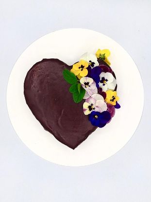 Show details for Herz-Sachertorte ca. 400g (Blumen nach Saison) Picture of Herz-Sachertorte ca. 400g (Blumen nach Saison)